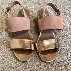 Toms Poppy Metallic Sandal Size 8